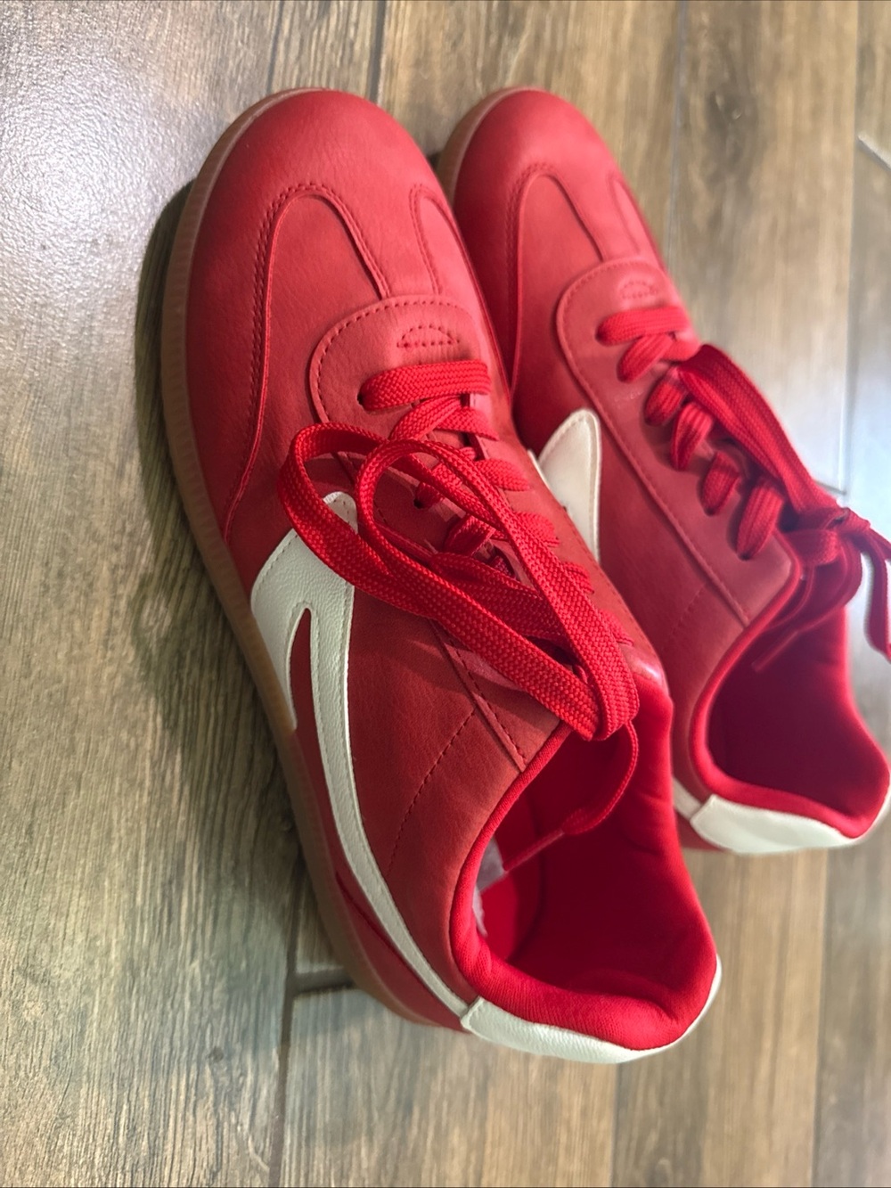 Dolce Vita Women’s Quantum Sneakers Size 8.5 Red White Comfort Shoes